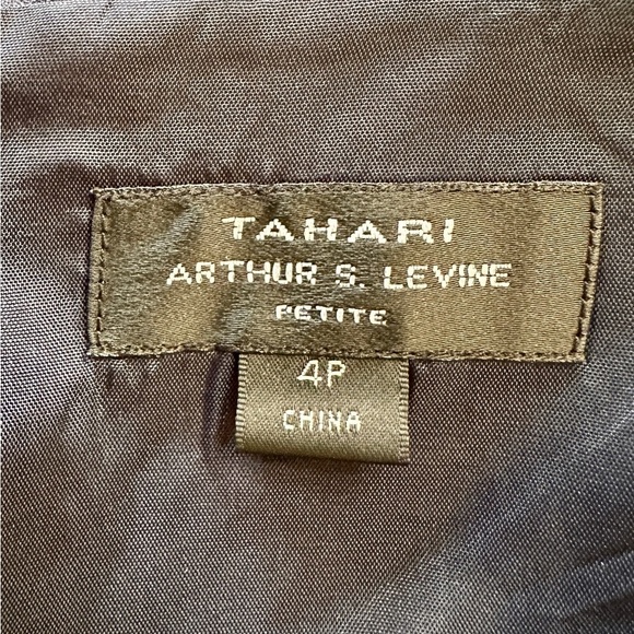TAHARI ARTHUR S LEVINE, NAVY BLUE SHEATH COCKTAIL DRESS. SIZE 4P - Picture 6 of 7